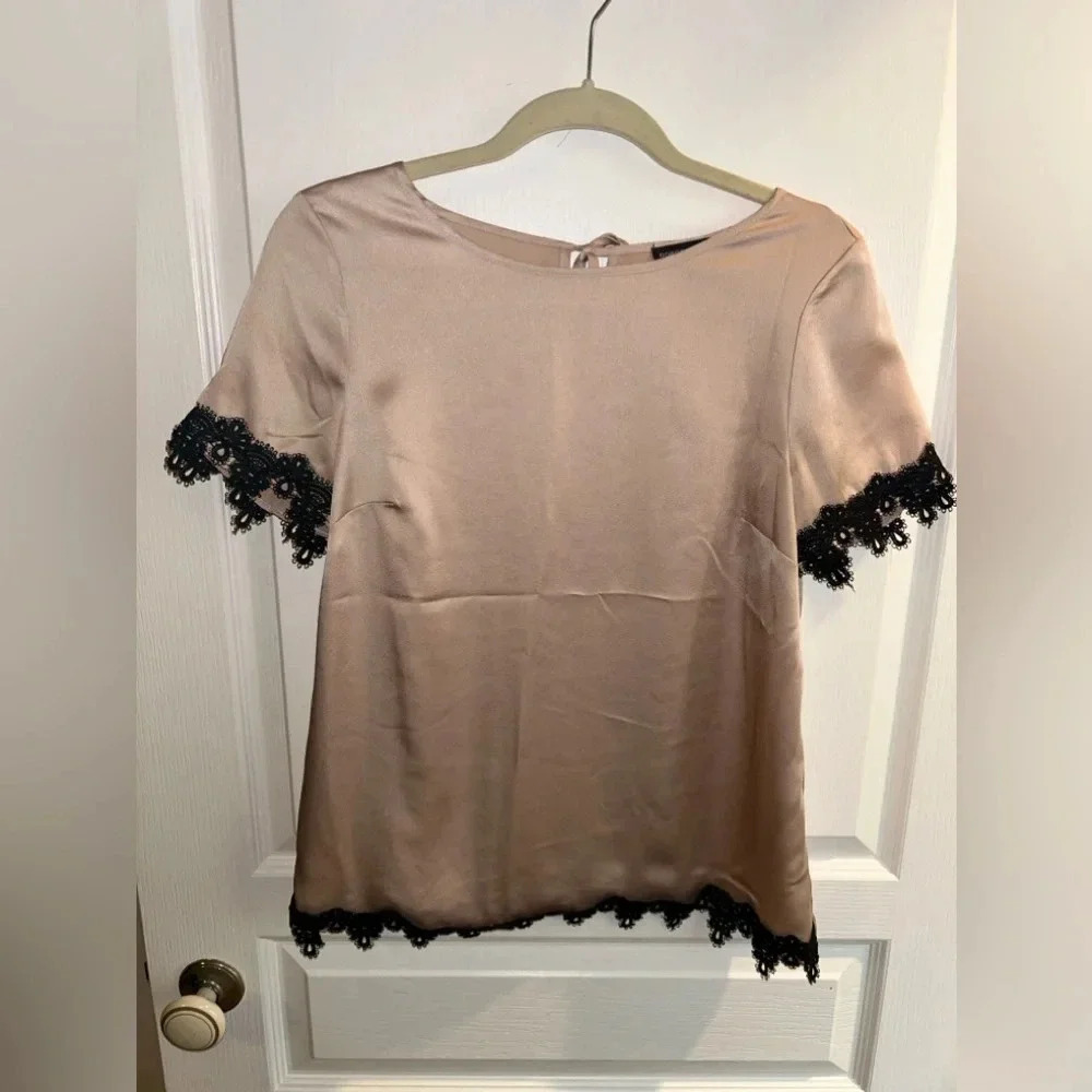 Dorothy Perkins Silky Top with Lace. Size 6